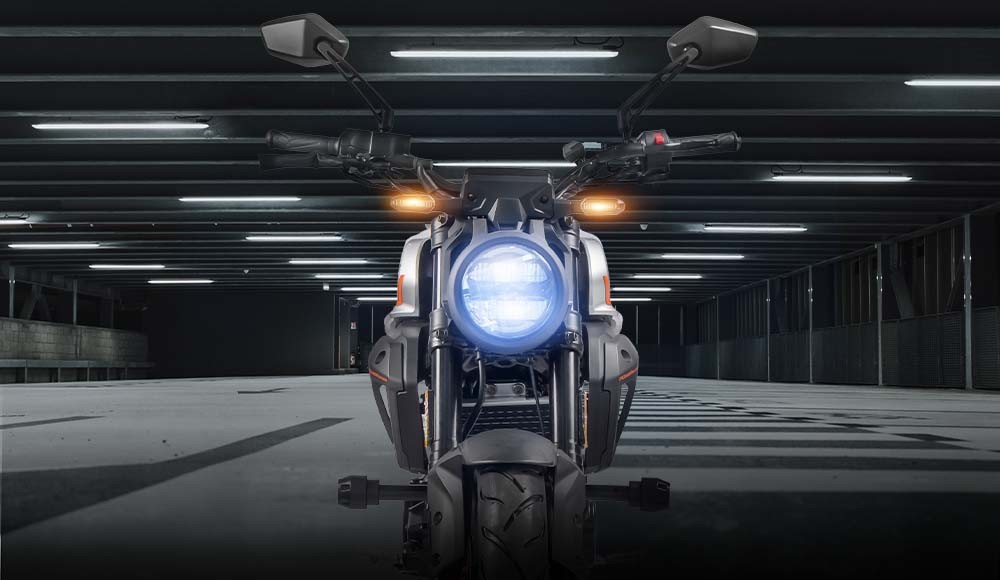Parte frontal de la Moto pistera XDRIVE 250