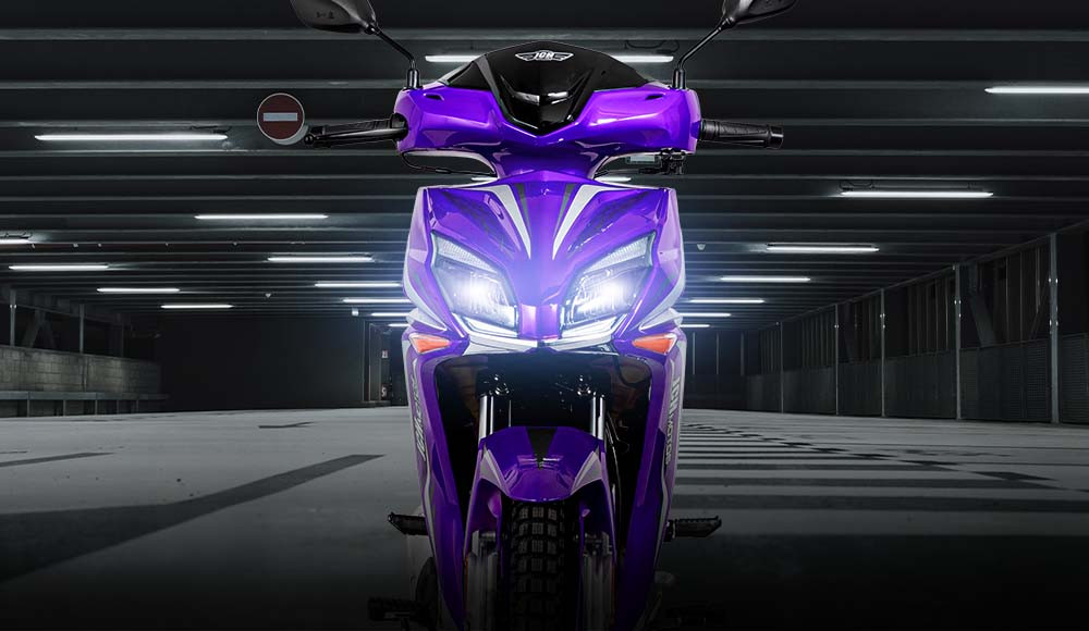 parte frontal de la Moto Scooter ONE 125